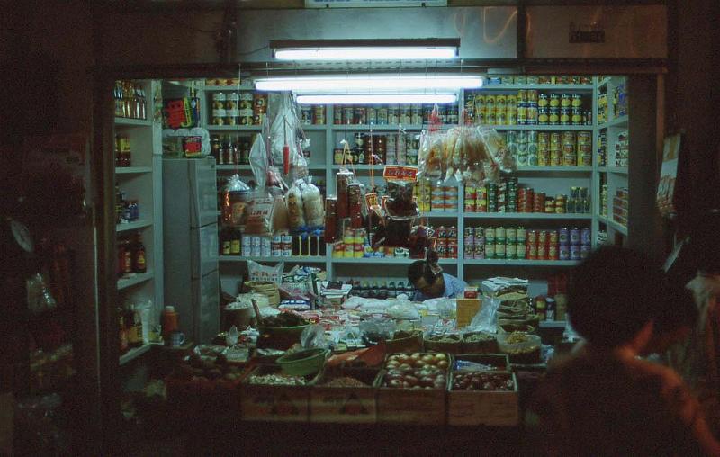 WT 0600 105a38 e001 Singapore Market Scene.jpg